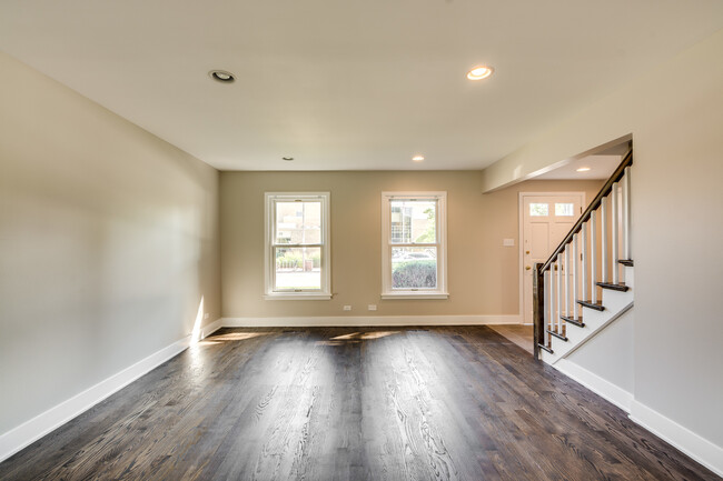 Building Photo - 3119 Lake Ave