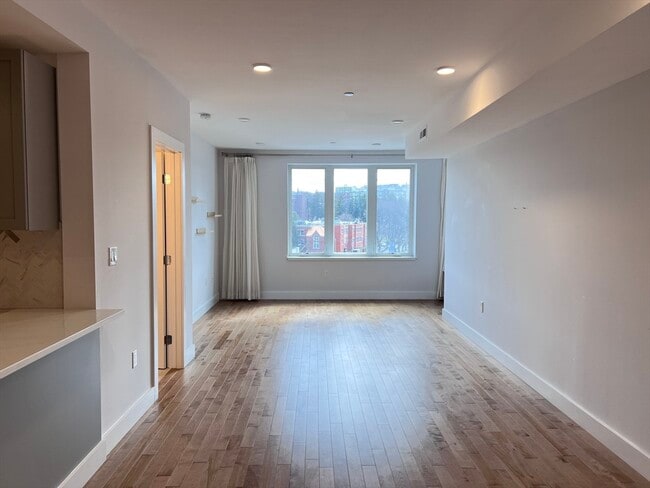 Building Photo - 50 Hichborn St