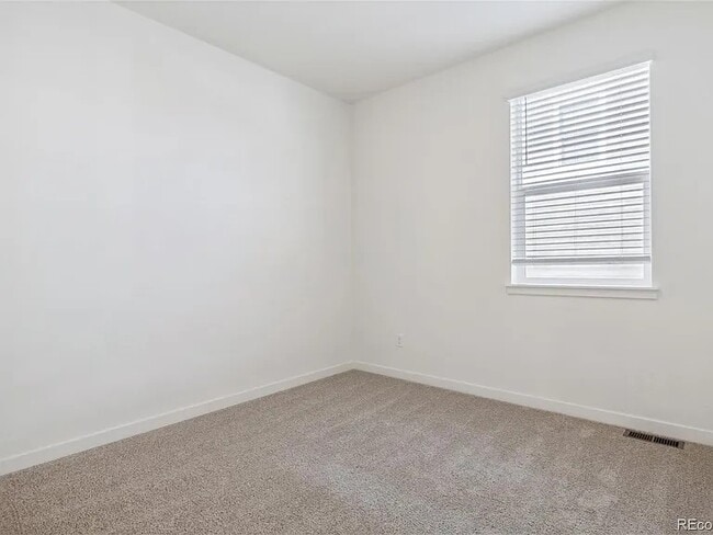 Building Photo - 43137 Capilano Clb Ct