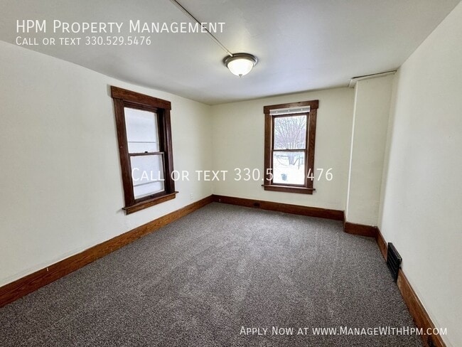 Building Photo - 1722 Harrisburg Rd NE