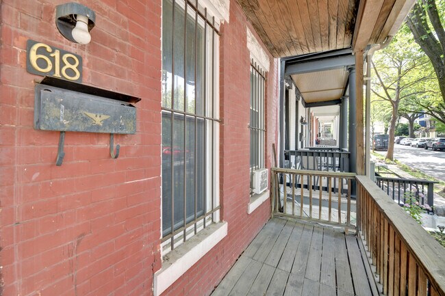 Building Photo - 618 Columbia Rd NW