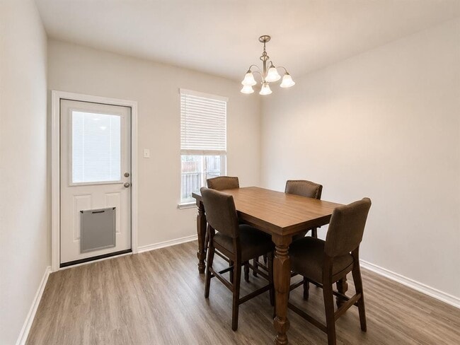 Building Photo - 220 Pepperbark Loop