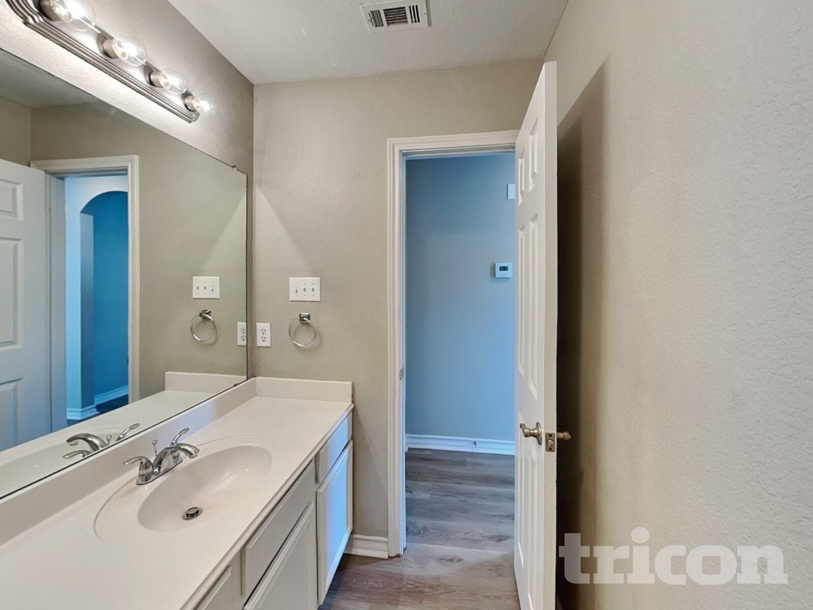 Building Photo - 2108 Cancun Dr