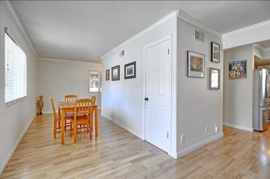 Building Photo - 157 Newbury Ln