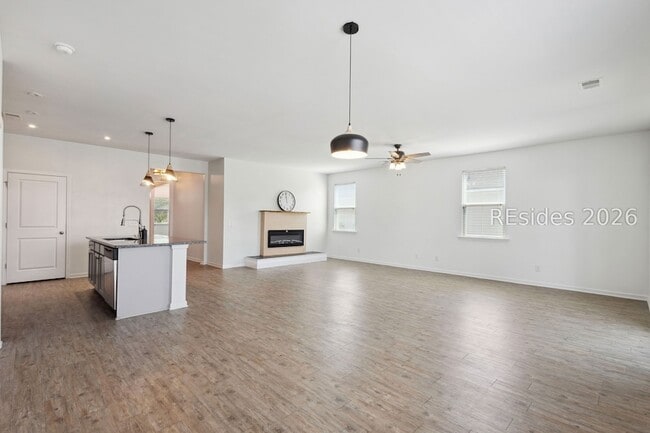 Building Photo - 208 Horizon Trl