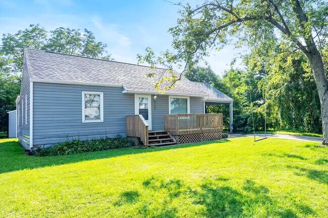 Building Photo - 2112 N Hollywood Ave