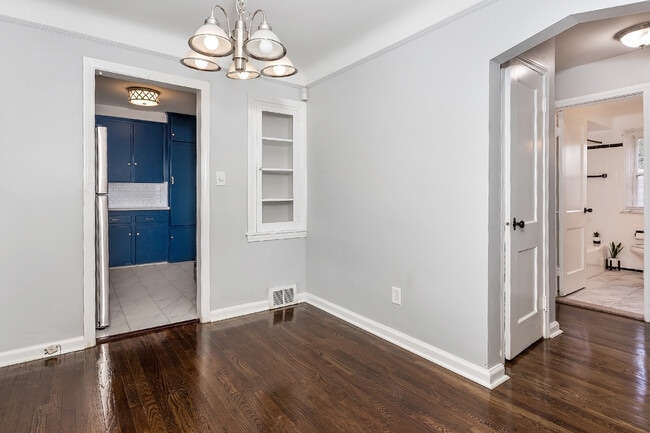 Building Photo - 9238 Artesian St