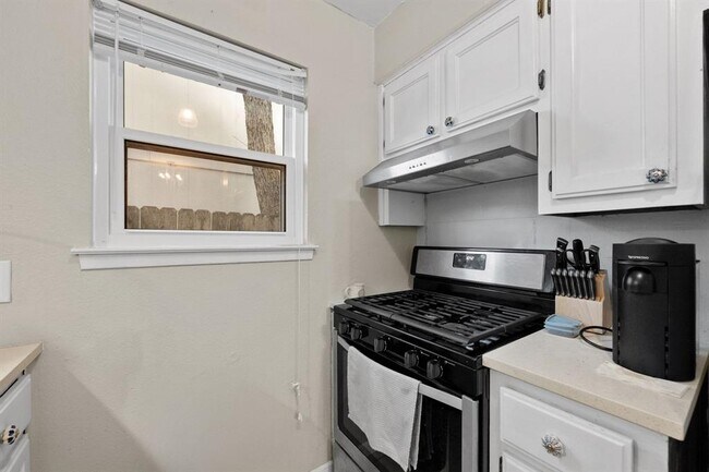 Building Photo - 12817 Hymeadow Dr