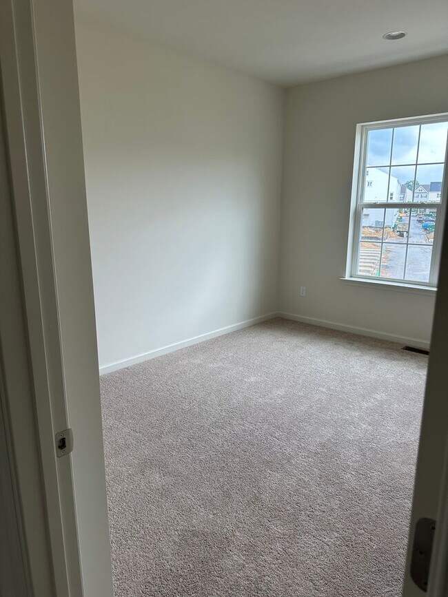 Building Photo - 401 Lenape Wy