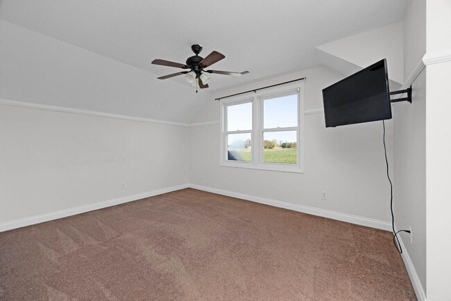 Building Photo - 180 White Mills Glendale Rd W