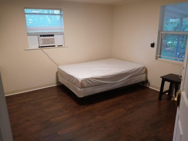 Building Photo - 2737 Garden St