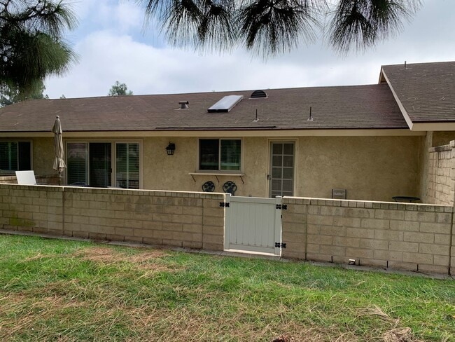 Building Photo - An El Dorado Model on the Golf Course