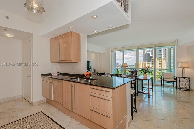 Building Photo - 1000 South Pointe Dr