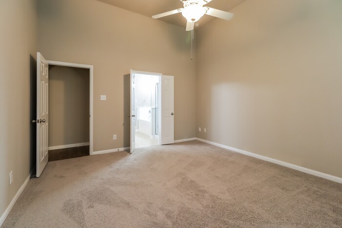 Building Photo - 16615 N Quadrant Ct