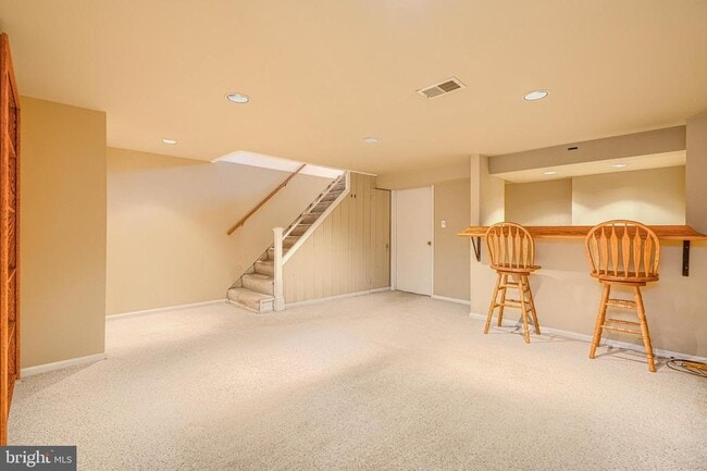 Building Photo - 372 Old Trail