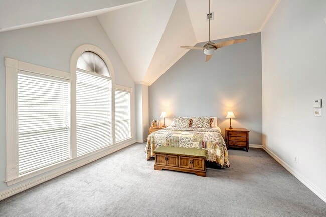 Building Photo - 1933 Haddon St