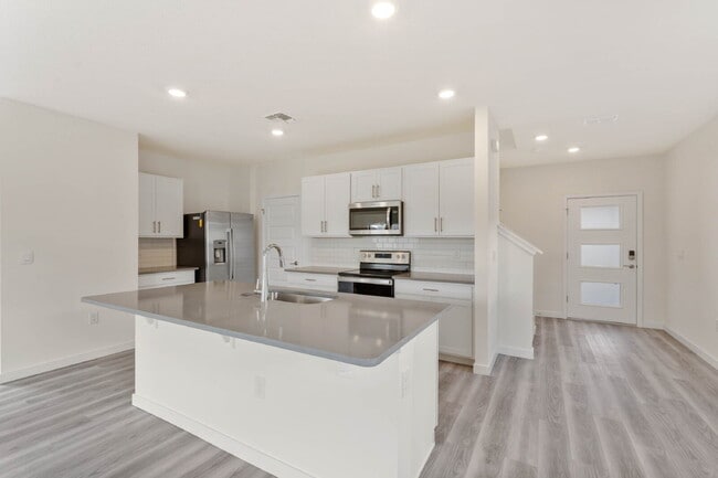 Building Photo - Stylish 4-Bedroomf in Summerly, Saint Cloud - Minutes from Lake Nona. Available after July 25!