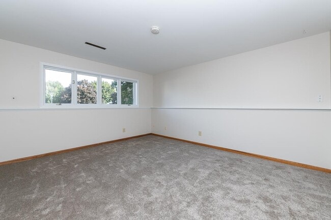 Building Photo - 2659 Aberdeen Ct