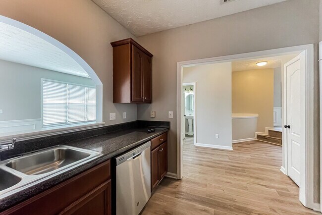 Building Photo - 7087 Littlebrook Way