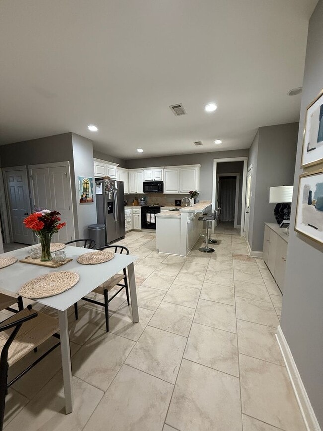 Building Photo - Must see this Beautifull home located off Staring in Santa Rosa Subdivision