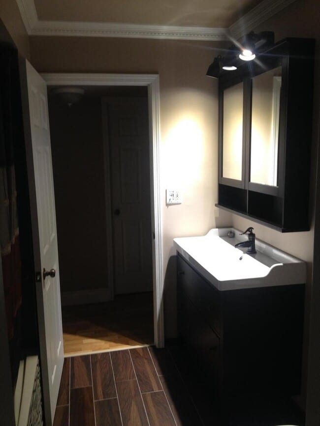Building Photo - STUNNING 3 BEDROOM HOME IN NOVI COMING SOON!!