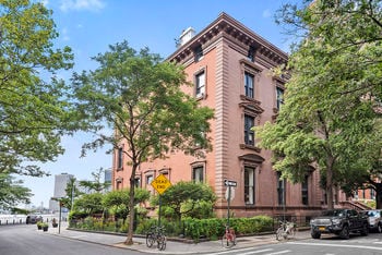 Building Photo - 10 Montague Ter