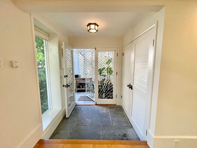 Building Photo - Castro/ Eureka Valley Full Floor Remodeled Victorian Condo in a Garden Setting - PROGRESSIVE