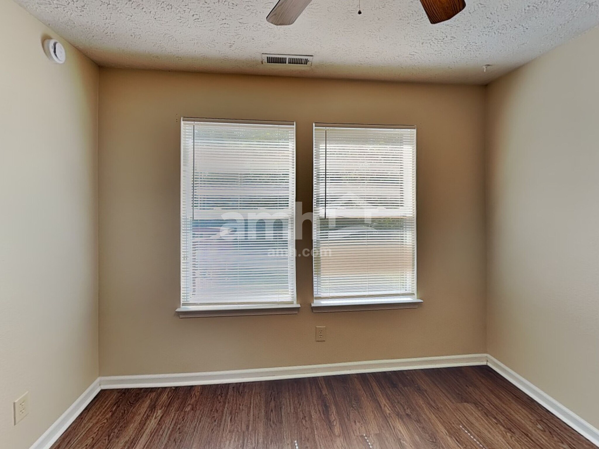 Building Photo - 2092 Meadowlark Ln