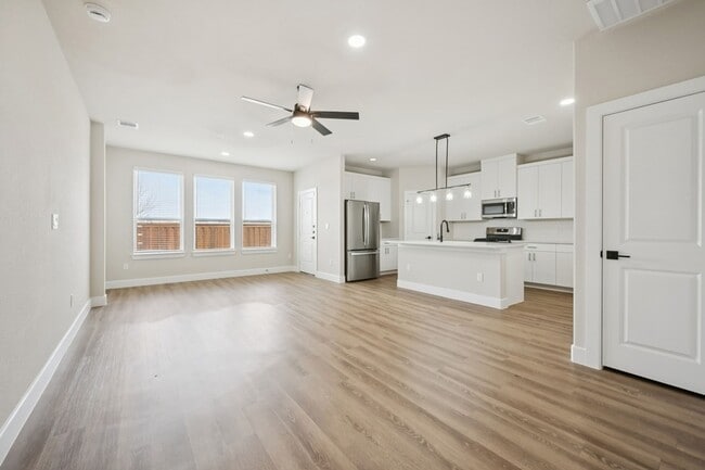 Building Photo - 3505 Taas Dr