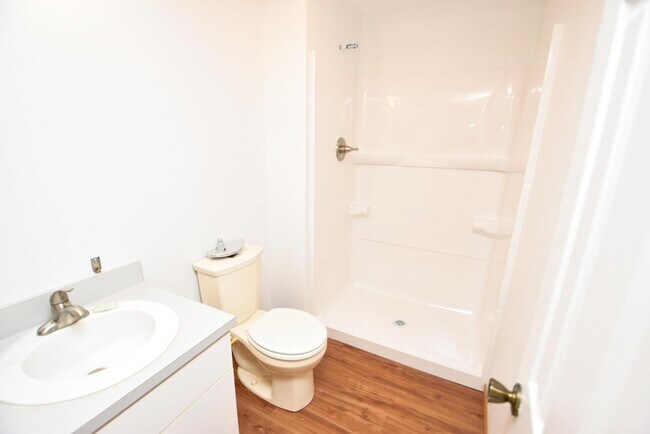 Building Photo - Waterfront Condo in Penn Schools District, 4 bedroom, 3 full baths!