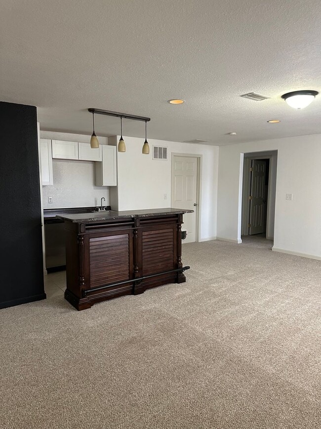 Building Photo - Beautiful Updated 5 Bedroom Home - Derby ,KS