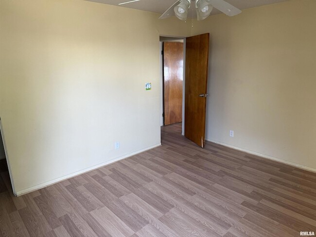 Building Photo - 2944 S 5th St