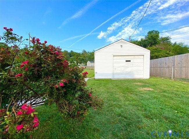 Building Photo - 26 Eastlake Dr