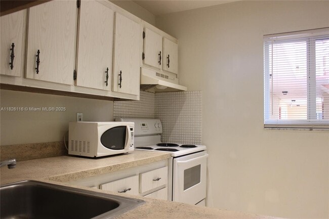 Building Photo - 7705 Camino Real