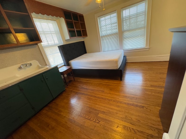 Building Photo - 1209 Windsor Ave