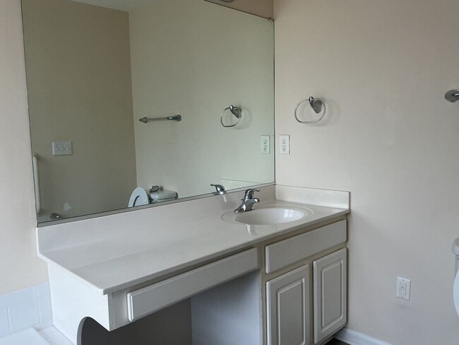 Building Photo - Welcome home!  Sought after Lake of the Woods!