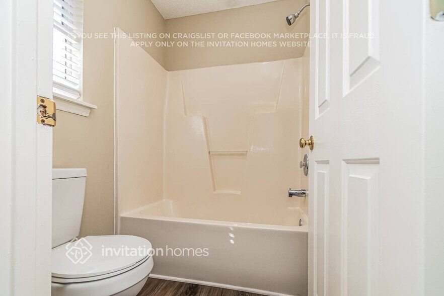 Building Photo - 4 Halsey Pl