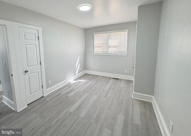 Building Photo - 244 Mansion Ave