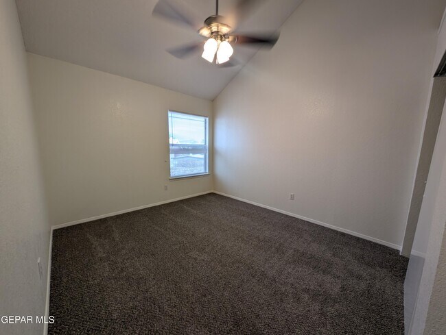 Building Photo - 3149 Crazy Horse Dr