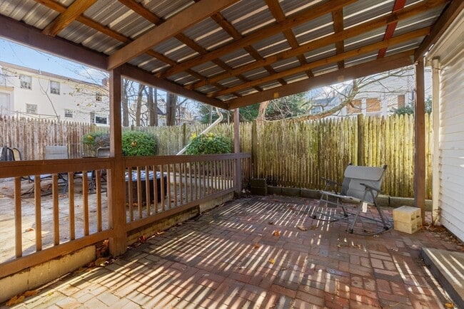 Building Photo - 20 Brae Rd