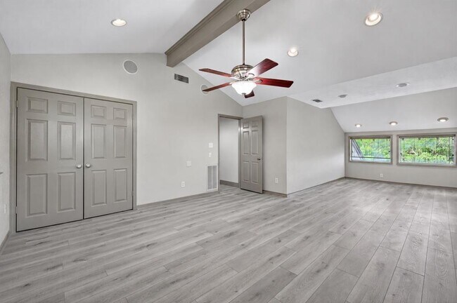 Building Photo - 4301 Hyridge Dr
