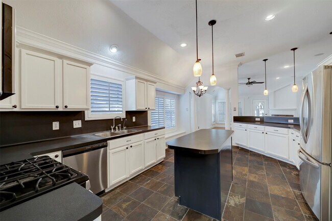 Building Photo - 8903 Aberdeen Park Dr