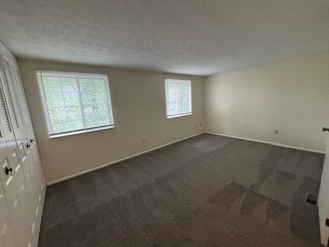 Building Photo - Springleaf Circle