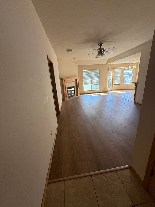 Building Photo - 716 Eastridge Dr