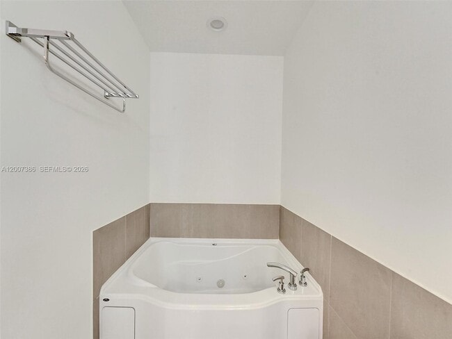 Building Photo - 1945 S Ocean Dr