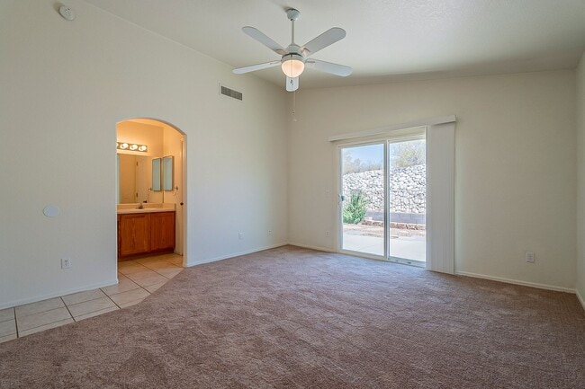 Building Photo - Warm Desert Living in La Cholla Ridge – 3 Bedroom Tucson Retreat