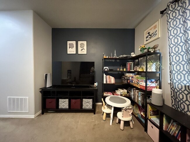 Building Photo - Modern 2 Bedroom + Bonus Room Townhome Near Nike with Dual En Suites, Balcony & Attached Garage