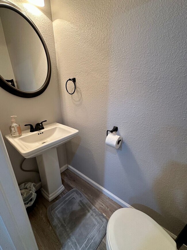 Building Photo - 301 Carmel Valley Way