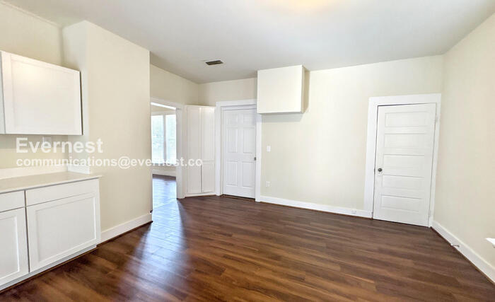 Building Photo - 1629 Alemeda Ave SW