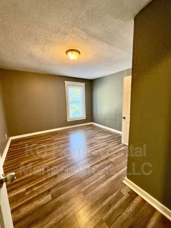 Building Photo - 6103 Walrond Ave